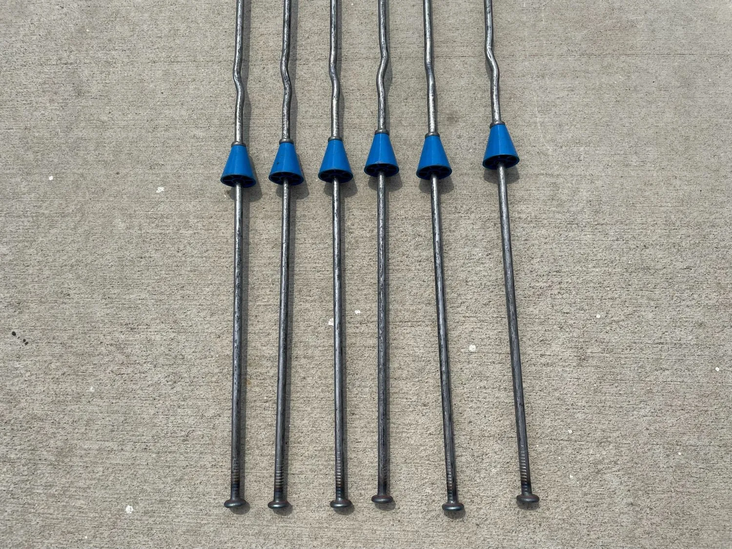 20" x 8 ¼" Standard Snap Ties For Concrete Forms (Long End) - 1" Plastic Cones