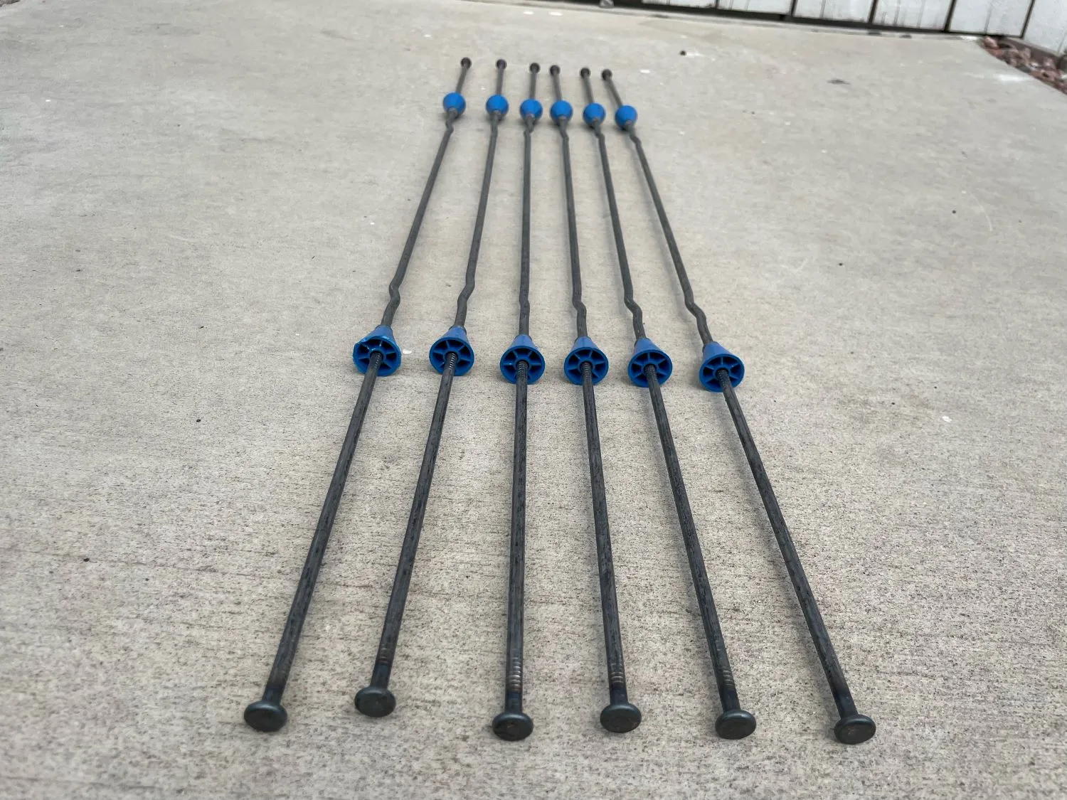 20" x 8 ¼" Standard Snap Ties For Concrete Forms (Long End) - 1" Plastic Cones