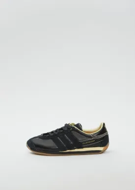 Country Sneaker — Core Black